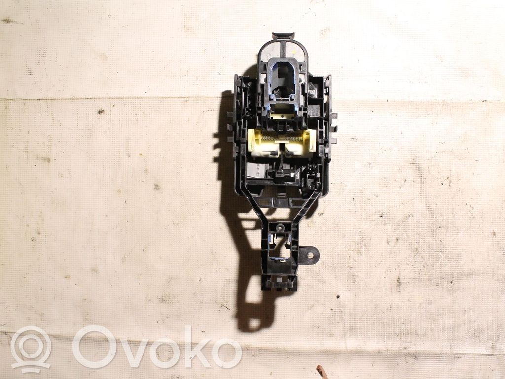 Engine mounting bracket   31349743,D11513
