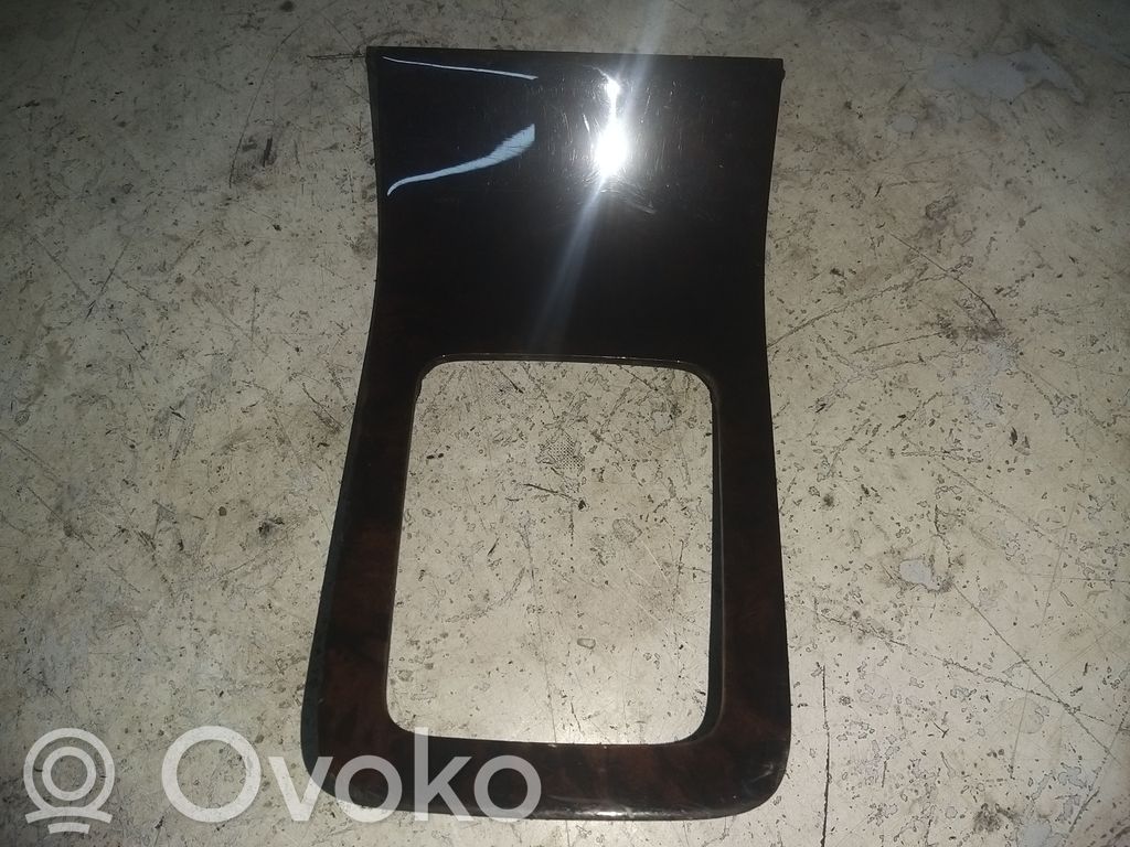 Volvo V70 Kita salono detalė 