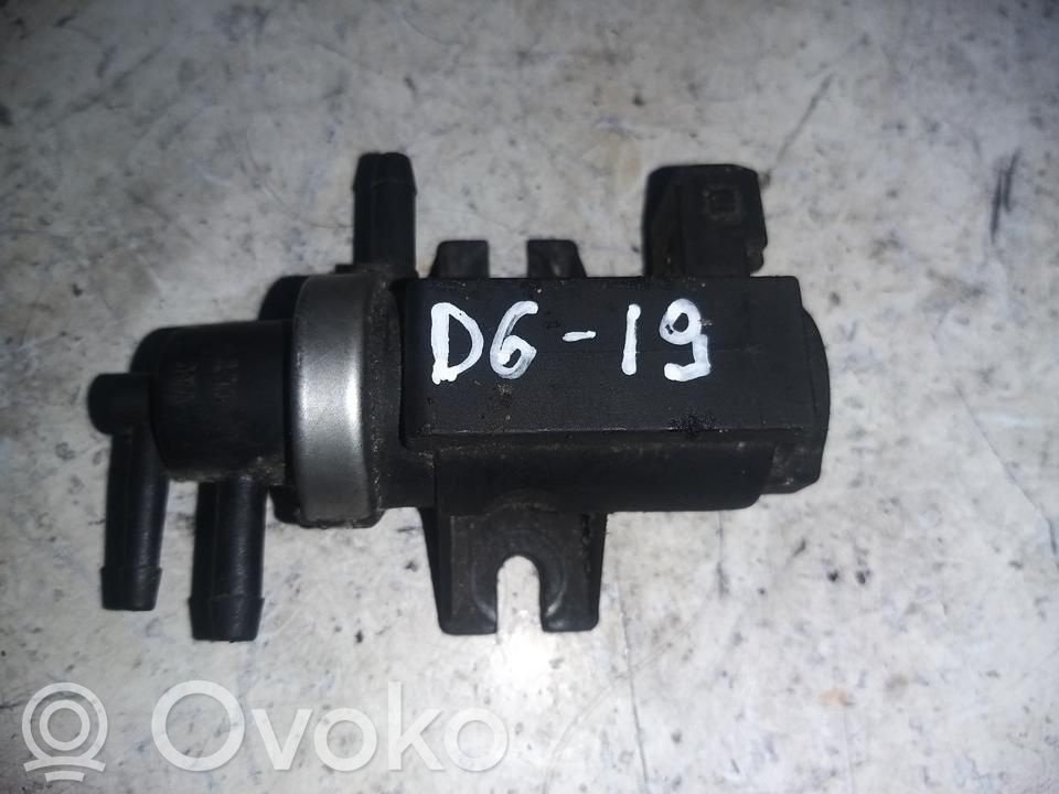 Audi A8 S8 D2 4D Solenoidinis vožtuvas 