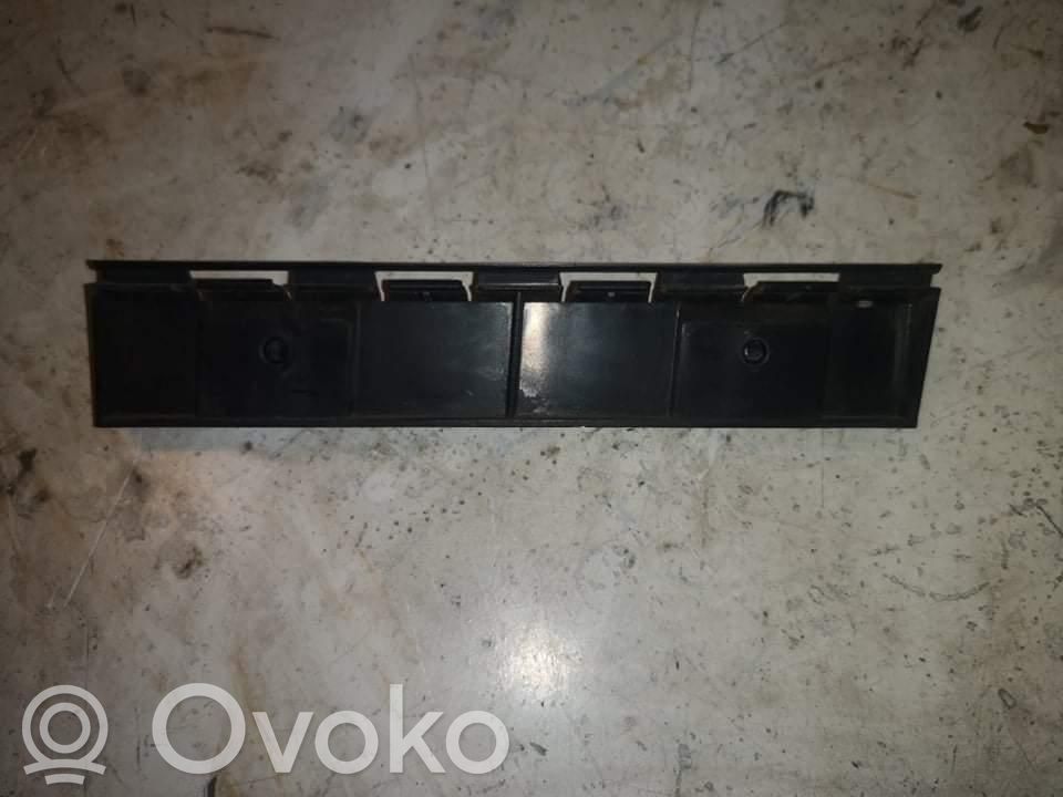 BMW 1 E81 E87 Cita veida vidus konsoles (tuneļa) elementi 
