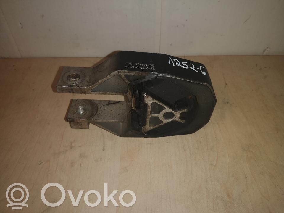 Volvo C70 Engine mount bracket 
