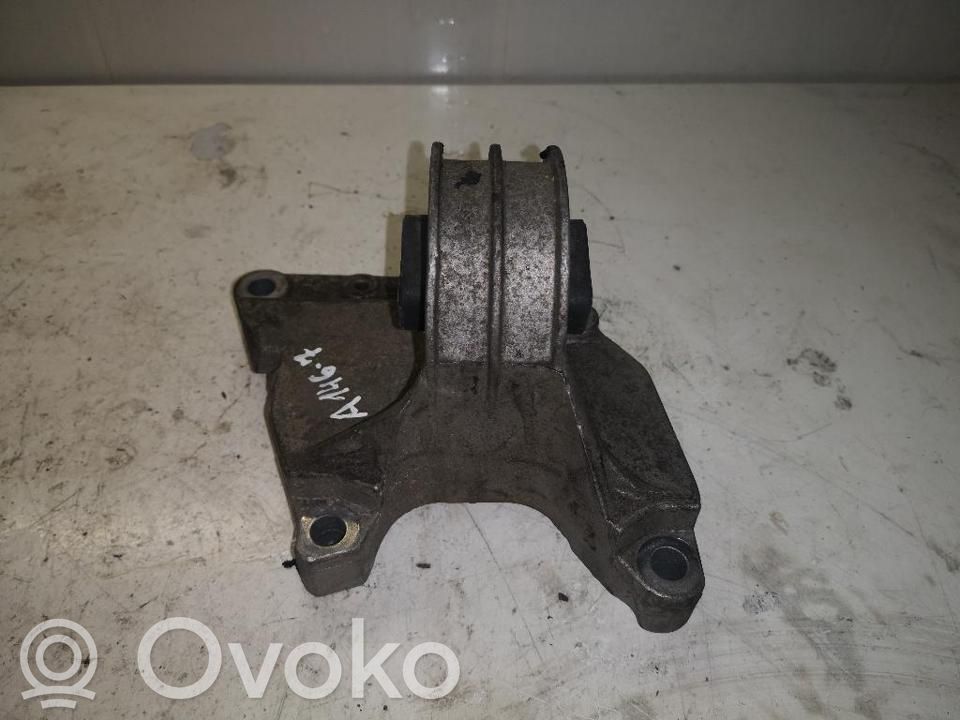 Volvo S80 Engine mount bracket 