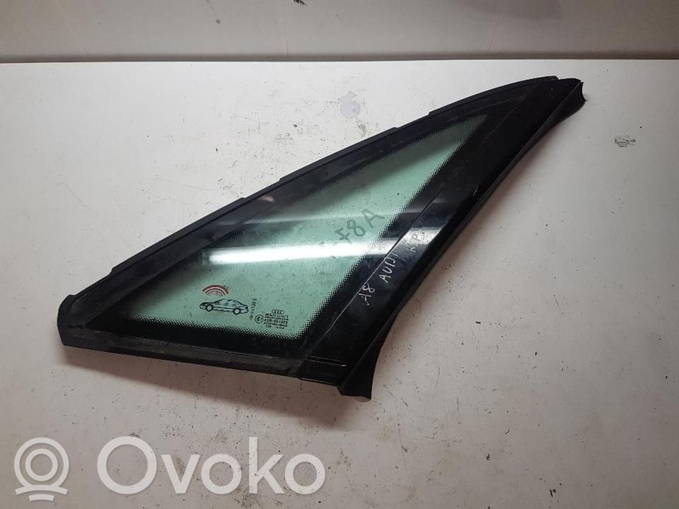 Audi A8 S8 D2 4D Galinis stiklas 