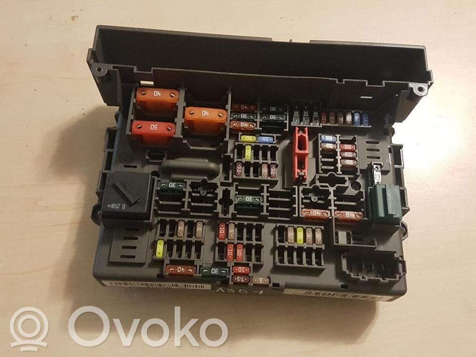 BMW 1 E82 E88 Fuse box set 