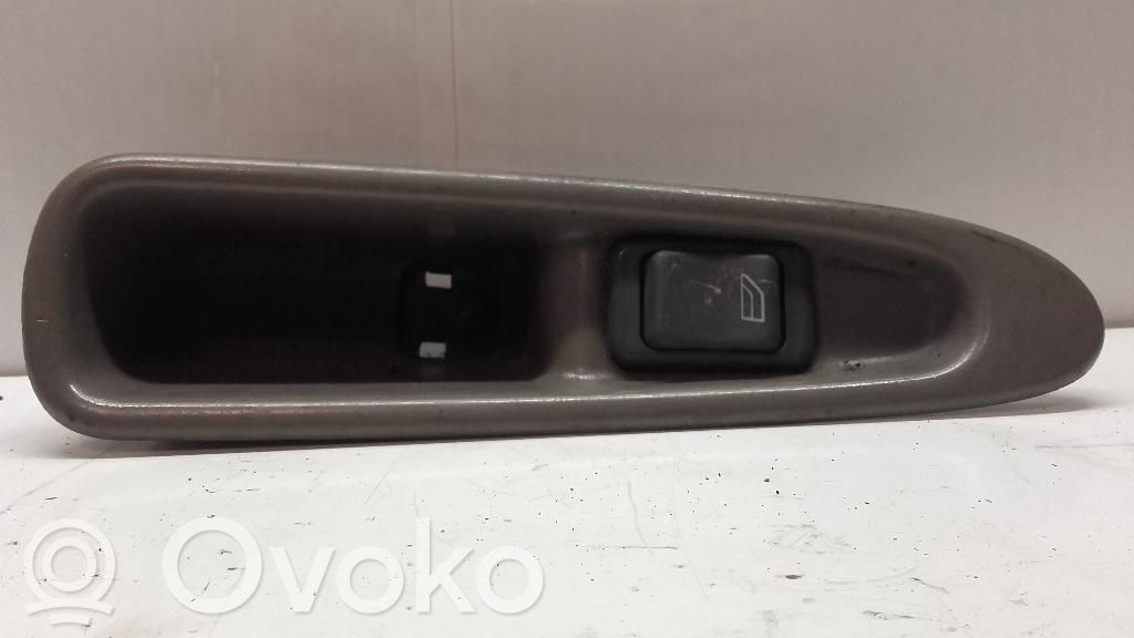Volvo V40 Electric window control switch 