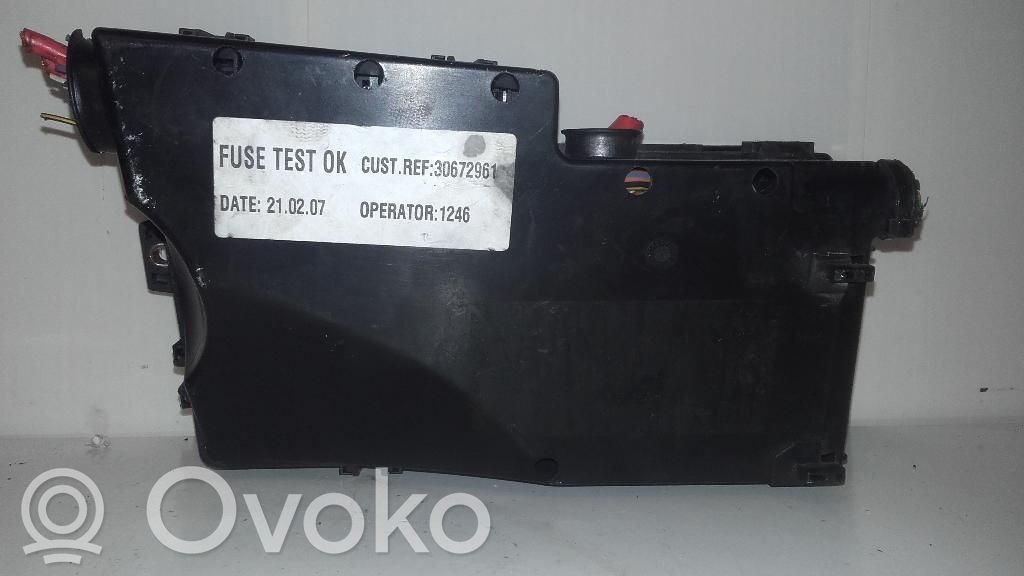 Volvo C30 Saugiklių dėžė (komplektas) 