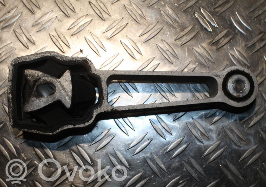 Engine mount bracket   BH9SA,D4942