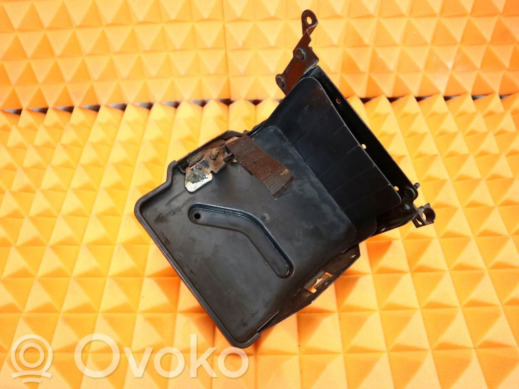 Battery tray