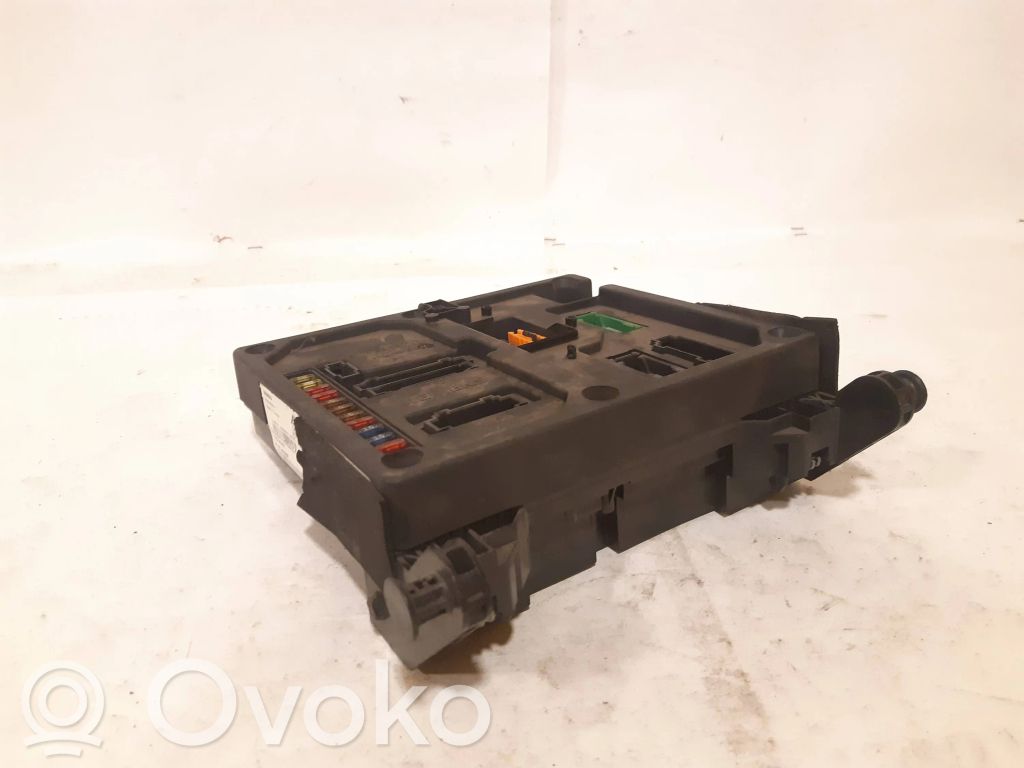 Volkswagen Sharan Saugiklių blokas 