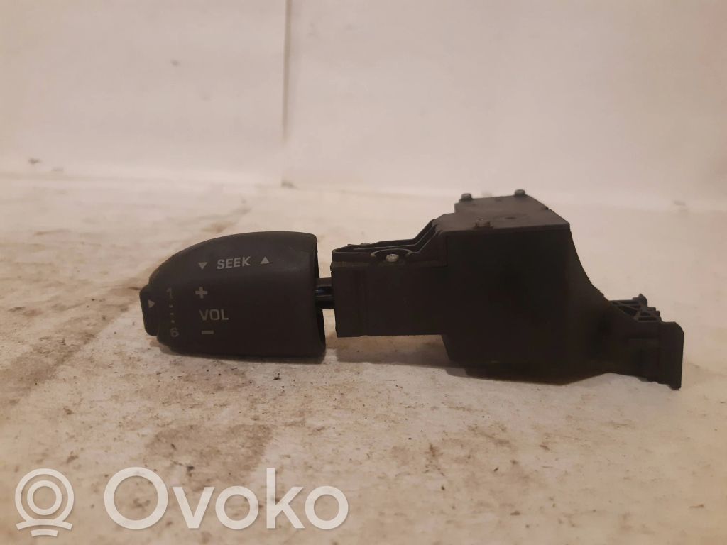 Interruptor de control multifunción   7M0953504A