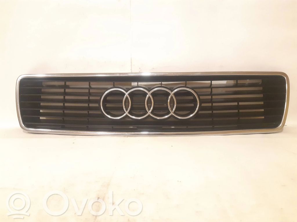 Audi V8 Etupuskurin ylempi jäähdytinsäleikkö 