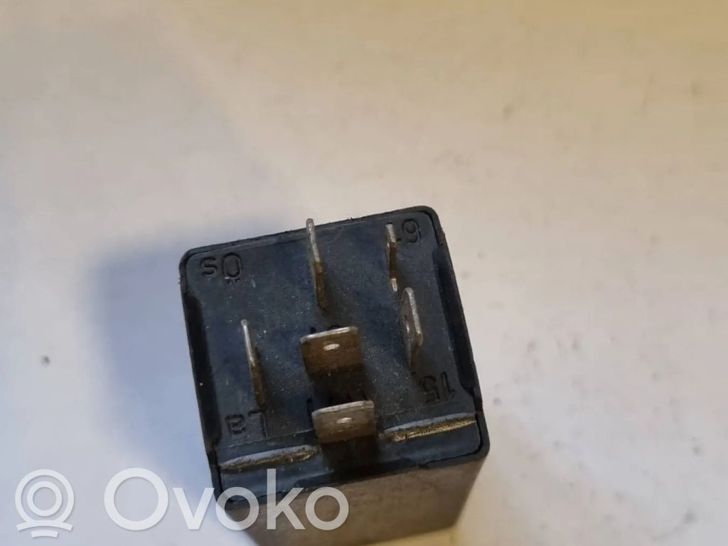 Audi 100 200 5000 C3 Otros relés 