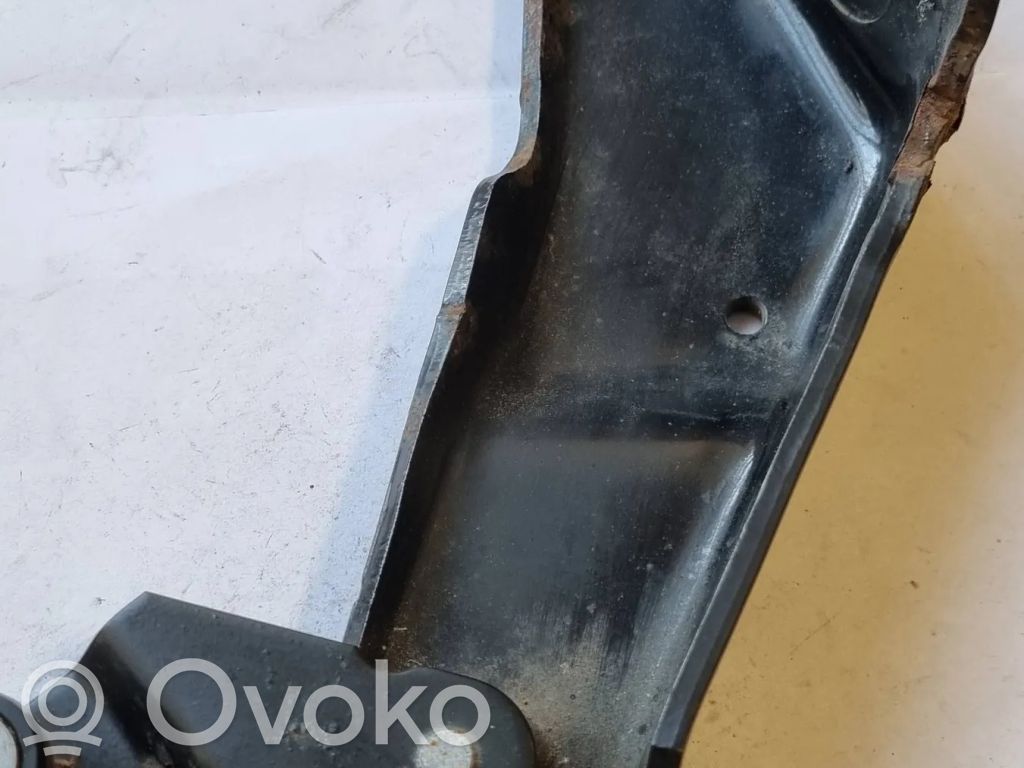 Citroen Berlingo Sliding door lower roller guide/hinge 