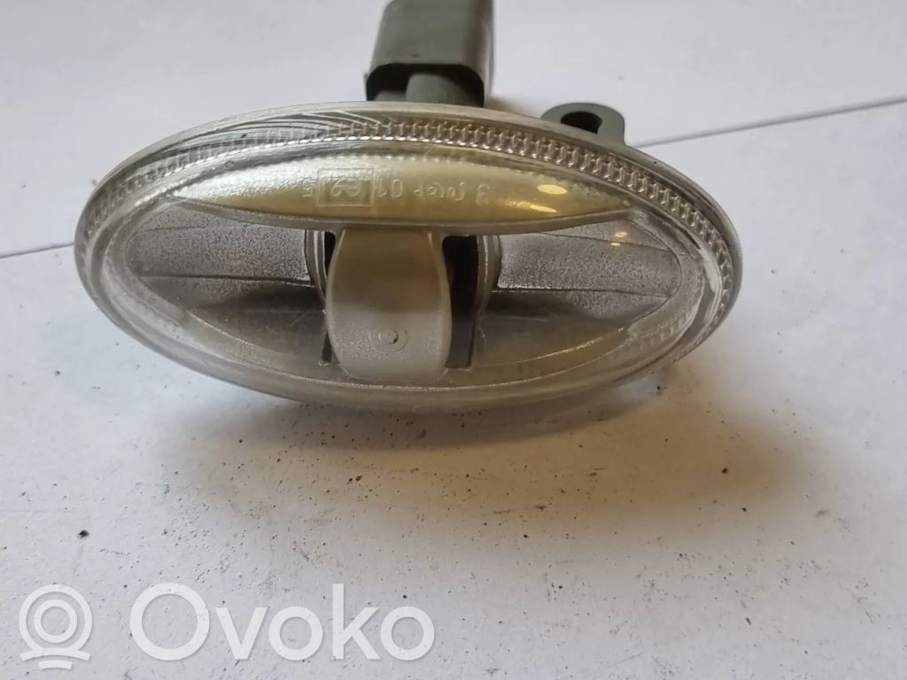 Citroen Berlingo Front fender indicator light 