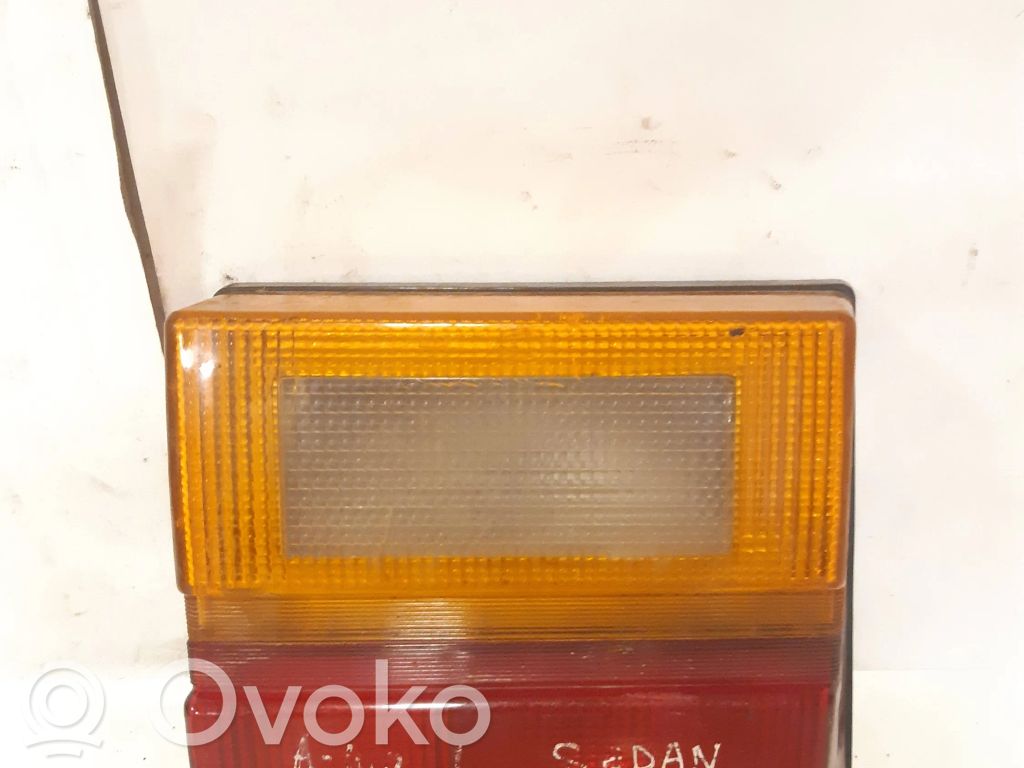 Audi 100 200 5000 C3 Aizmugurējais lukturis pārsegā 