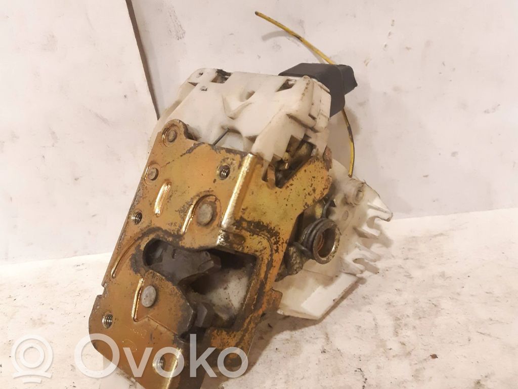 Ford Mondeo Mk III Front door lock 
