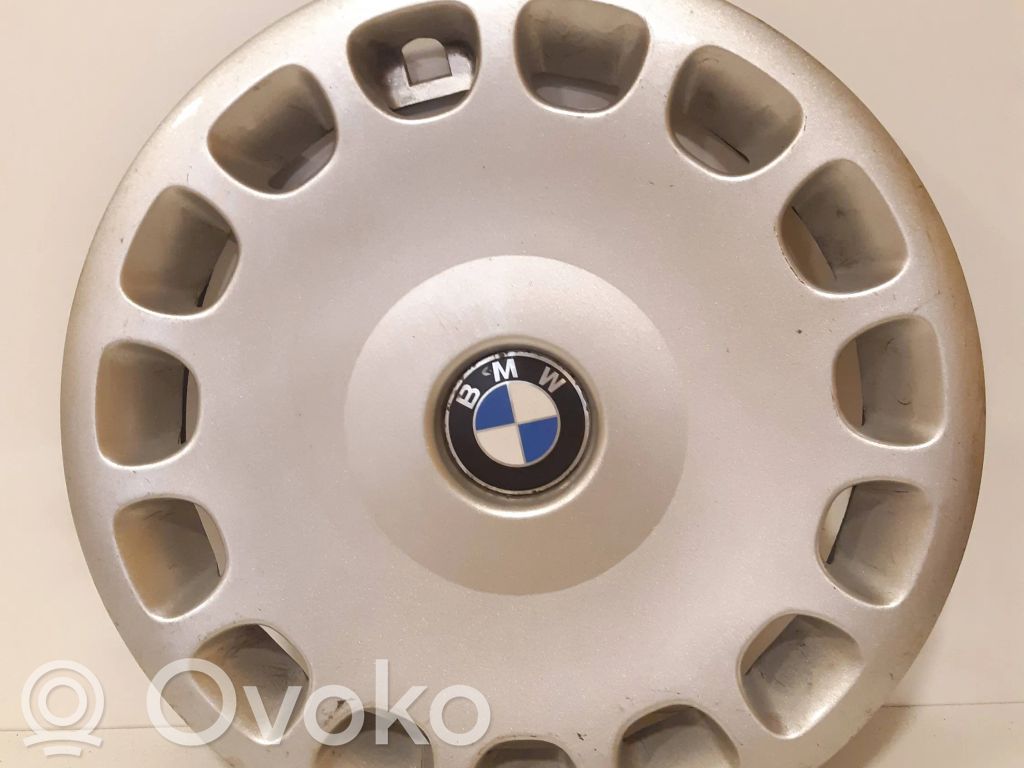 BMW 5 E39 R15-pölykapseli 