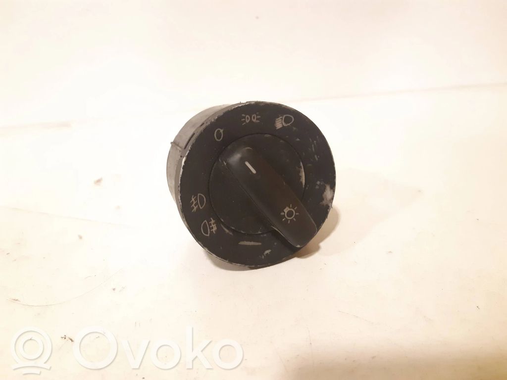 Volkswagen Touran I Light switch 