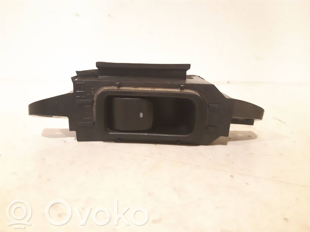 Subaru Legacy Electric window control switch 