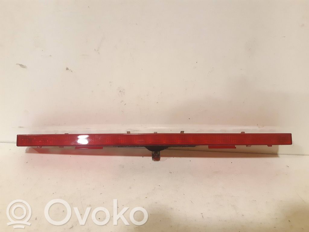 Audi A4 S4 B7 8E 8H Trzecie światło stop 
