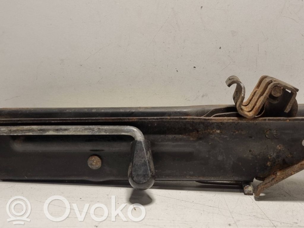 Volkswagen PASSAT B6 Lewarek samochodowy 