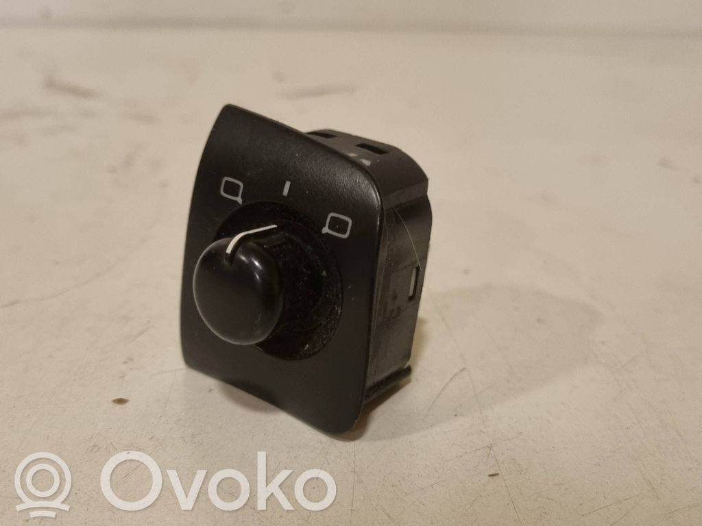 Audi A6 S6 C5 4B Wing mirror switch 