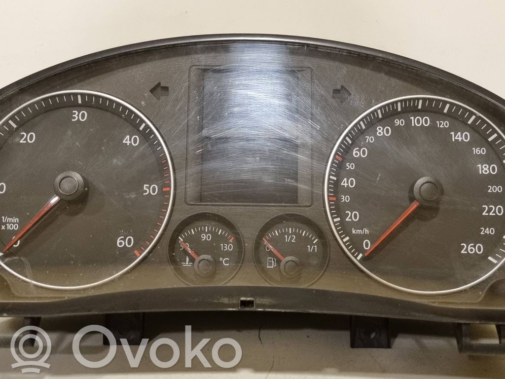 Volkswagen Golf V Licznik / Prędkościomierz 