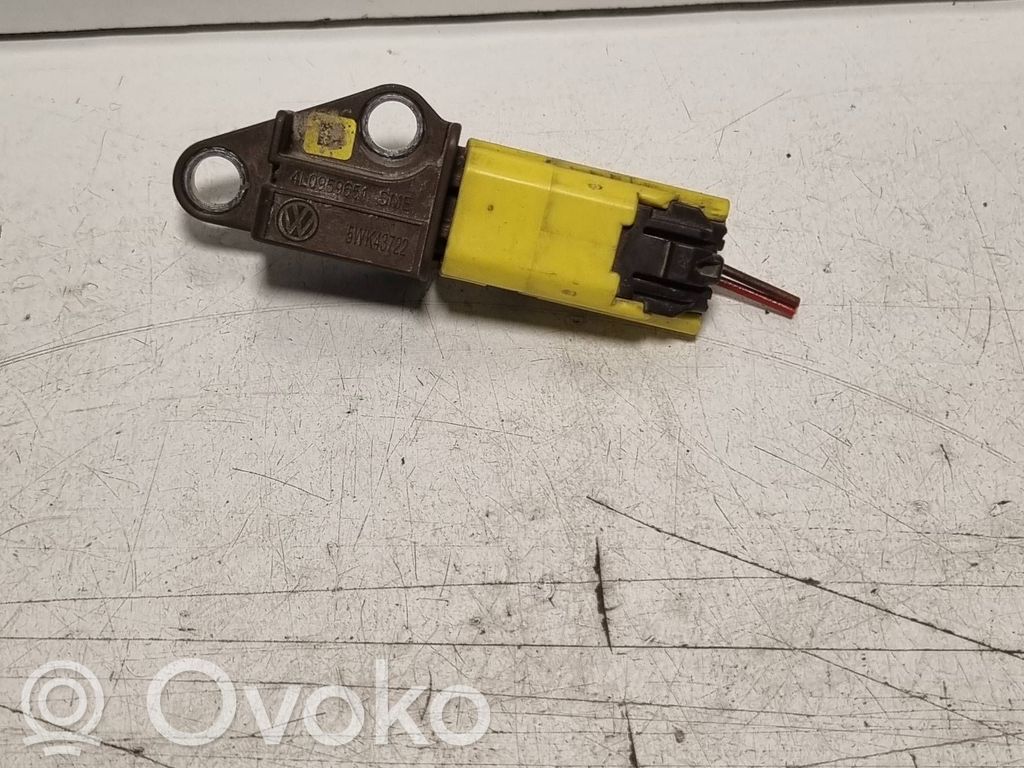 Audi A6 S6 C6 4F Airbag deployment crash/impact sensor 