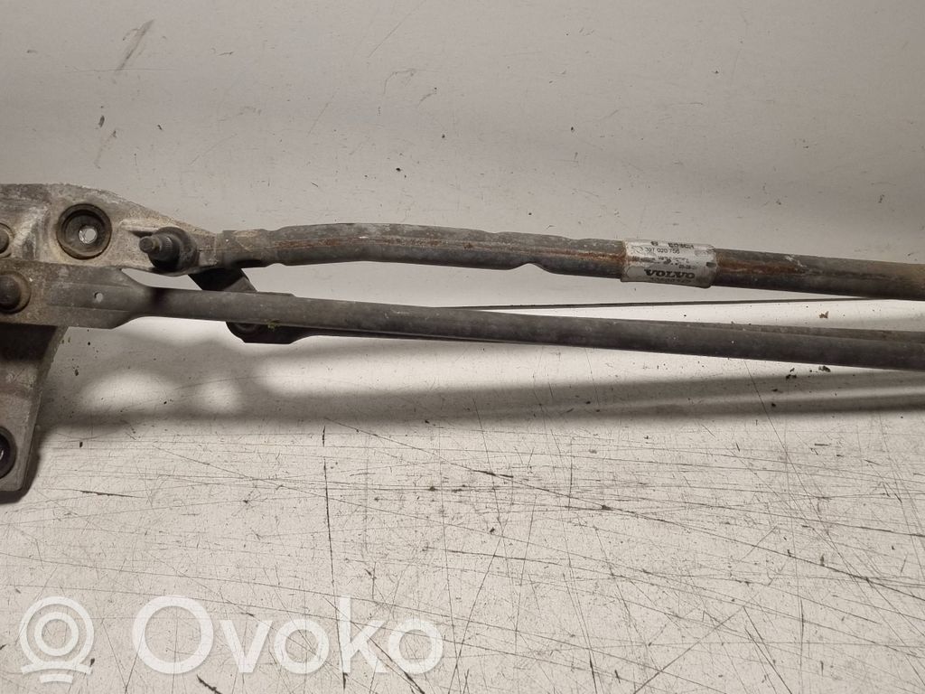 Volvo V50 Front wiper linkage and motor 