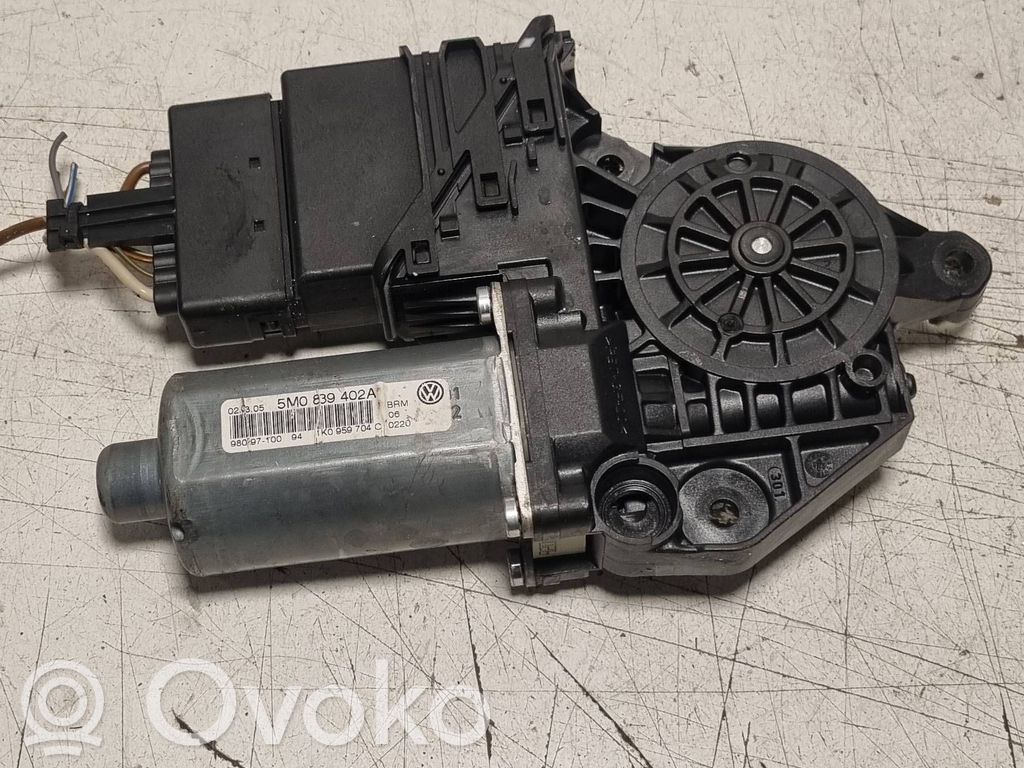 Volkswagen Golf Plus Aizmugurē loga pacēlāja motoriņš 