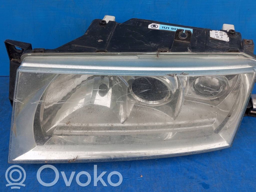 Skoda Octavia Mk2 (1Z) Lampa przednia 
