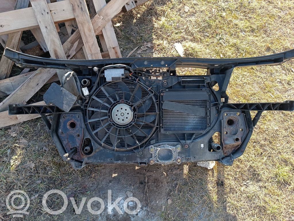Audi A6 S6 C5 4B Radiatorių panelė 