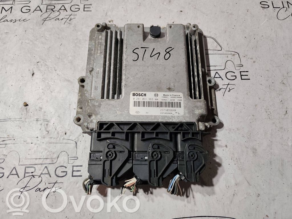 Opel Vivaro Engine control unit/module 