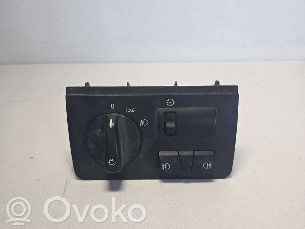 Light switch   8380255