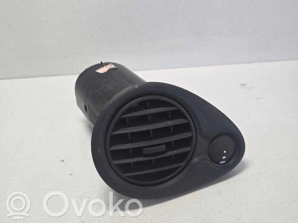 Renault Clio III Dashboard side air vent grill/cover trim 
