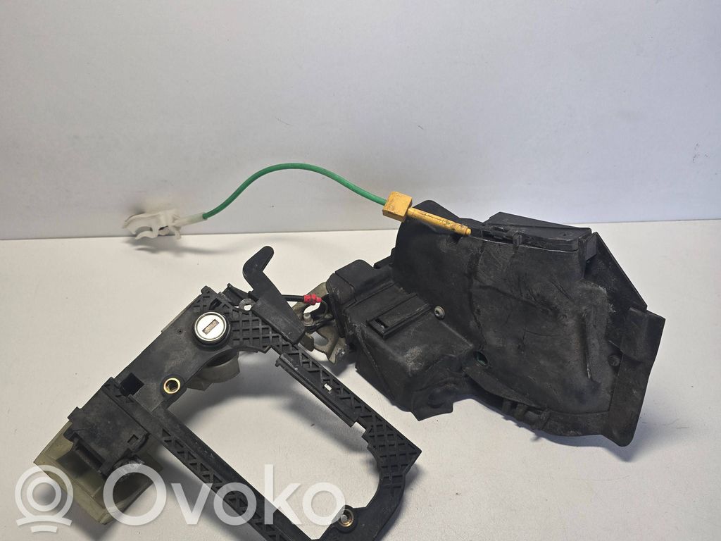 Front door lock   8235113
