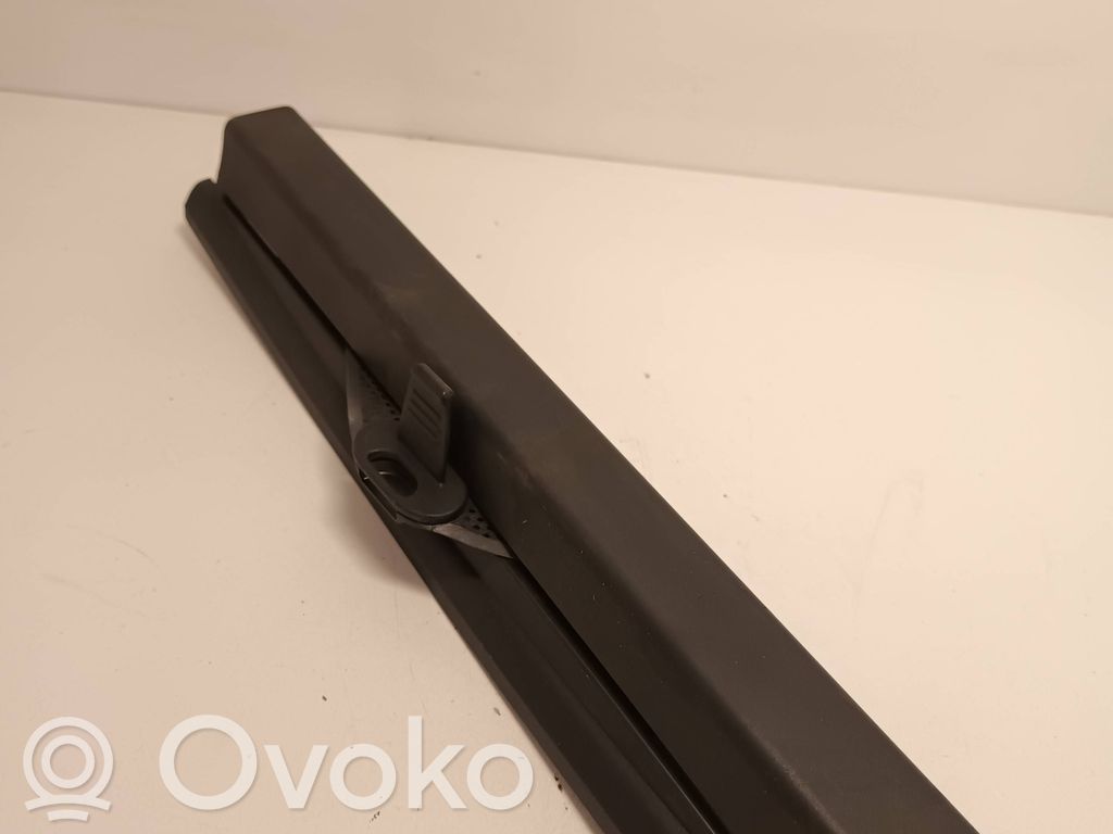 BMW 5 E60 E61 Galinė lango užuolaidėlė 
