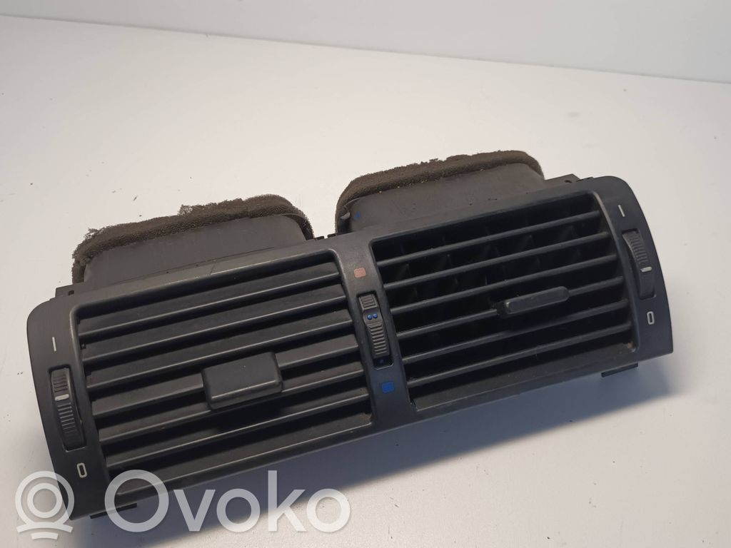 BMW 3 E46 Centrinės oro grotelės 