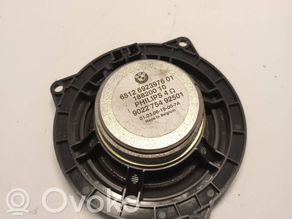 BMW 1 E81 E87 Etuoven kaiutin 