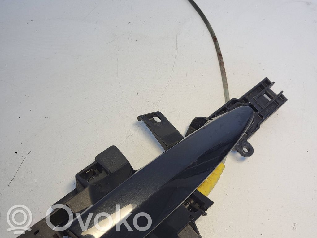 Front door exterior handle/bracket   7059677