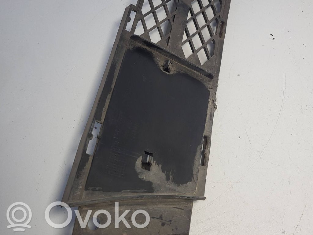 BMW 3 E90 E91 Kratka dolna zderzaka przedniego 
