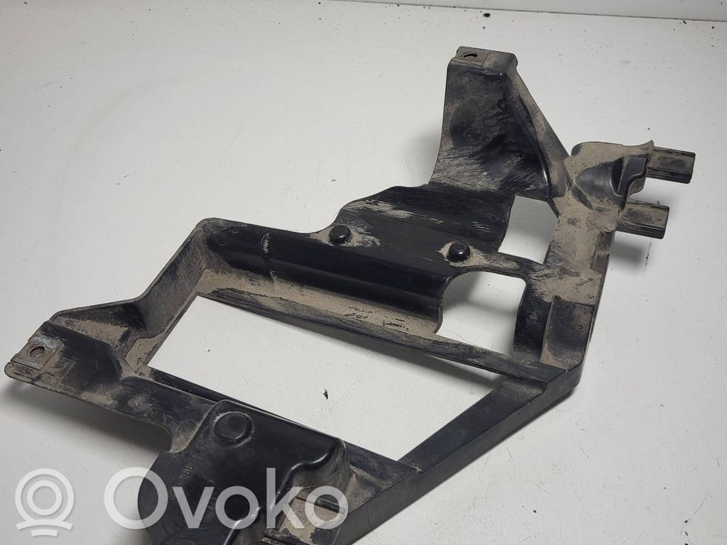 BMW 5 E60 E61 Ajovalon kannake 