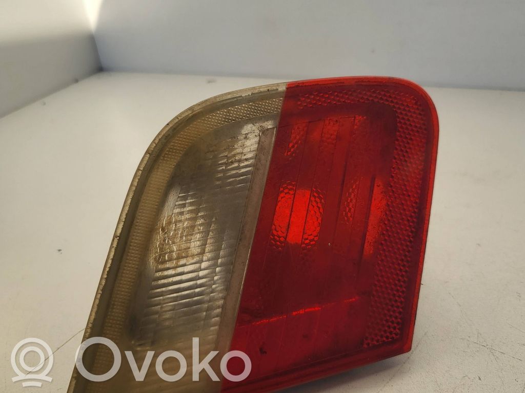 BMW 3 E46 Aizmugurējais lukturis pārsegā 