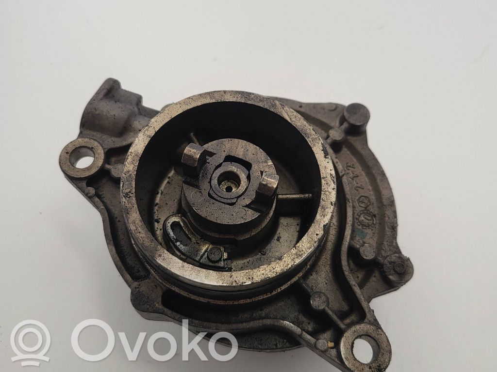 BMW 5 E60 E61 Vacuum pump 