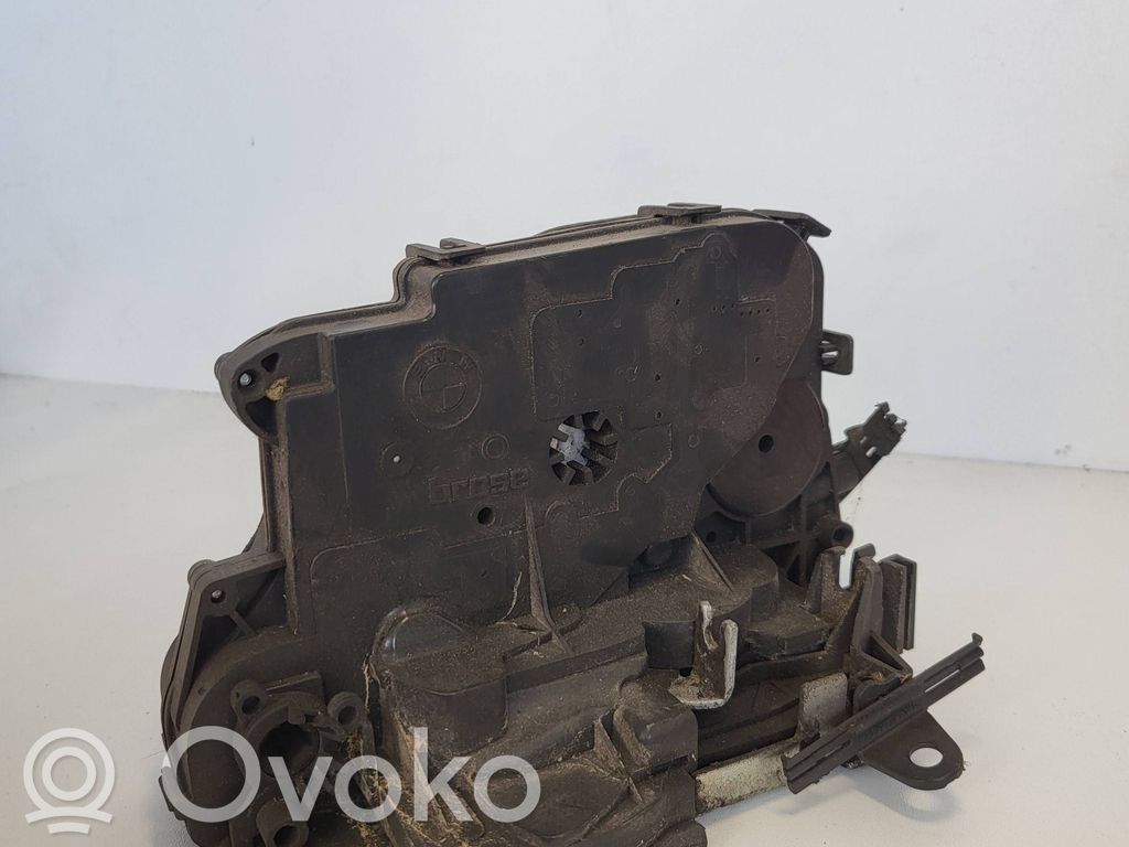 Front door lock   7059968