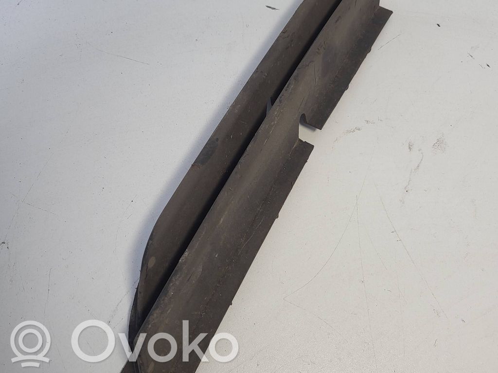 Front bumper lower grill   51117032616