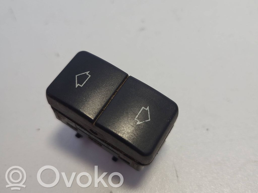 Seat control switch   8366506