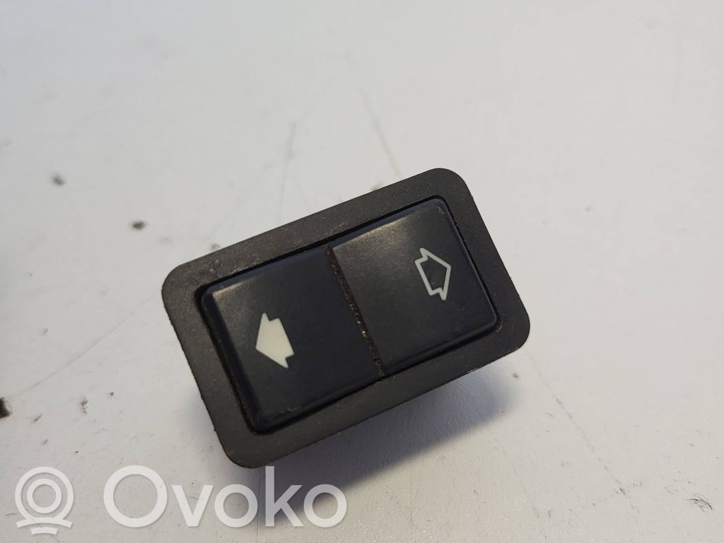 Electric window control switch   8368974