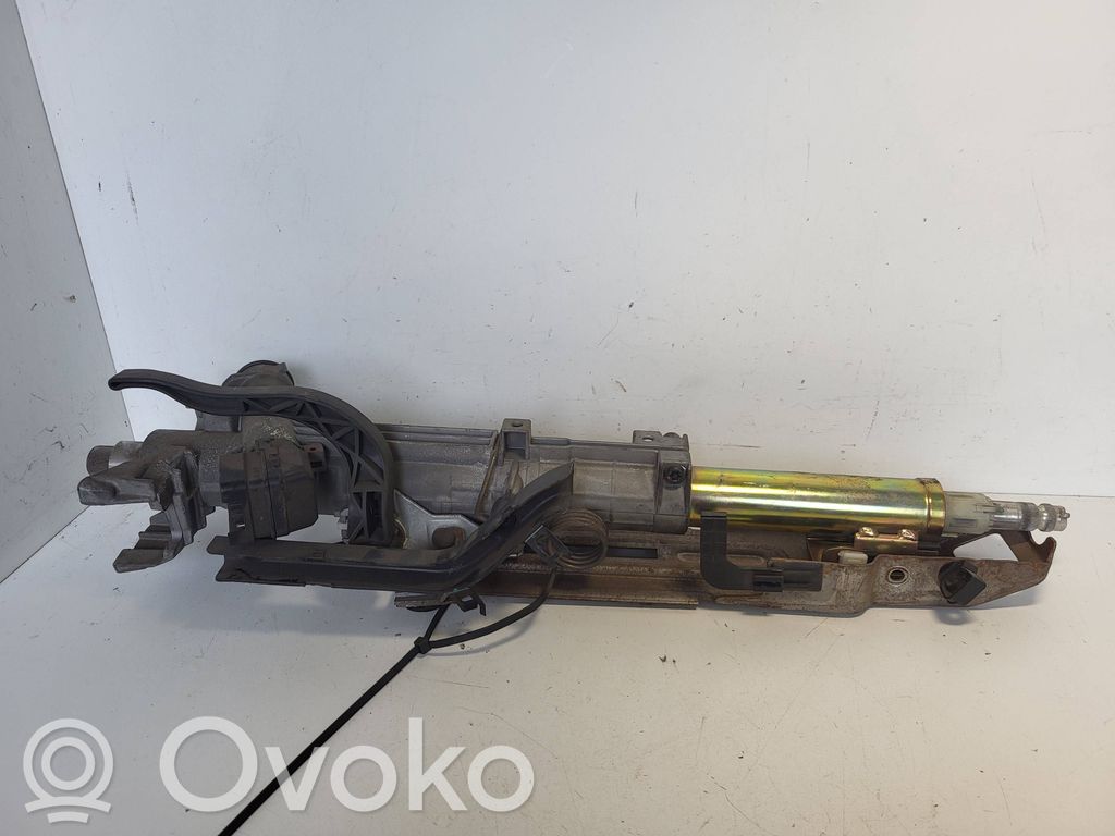 Ohjauspyörän akseli   6751674