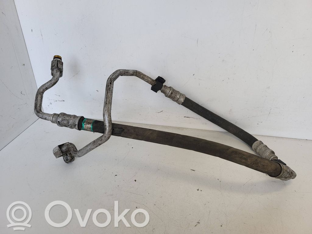 Ilmastointilaitteen putki (A/C)   6964965